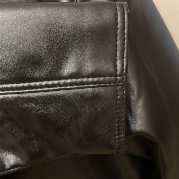 Vintage Armani Collezioni Black leather Lightweight Jacket Sleek Design Vintage - Picture 10 of 17